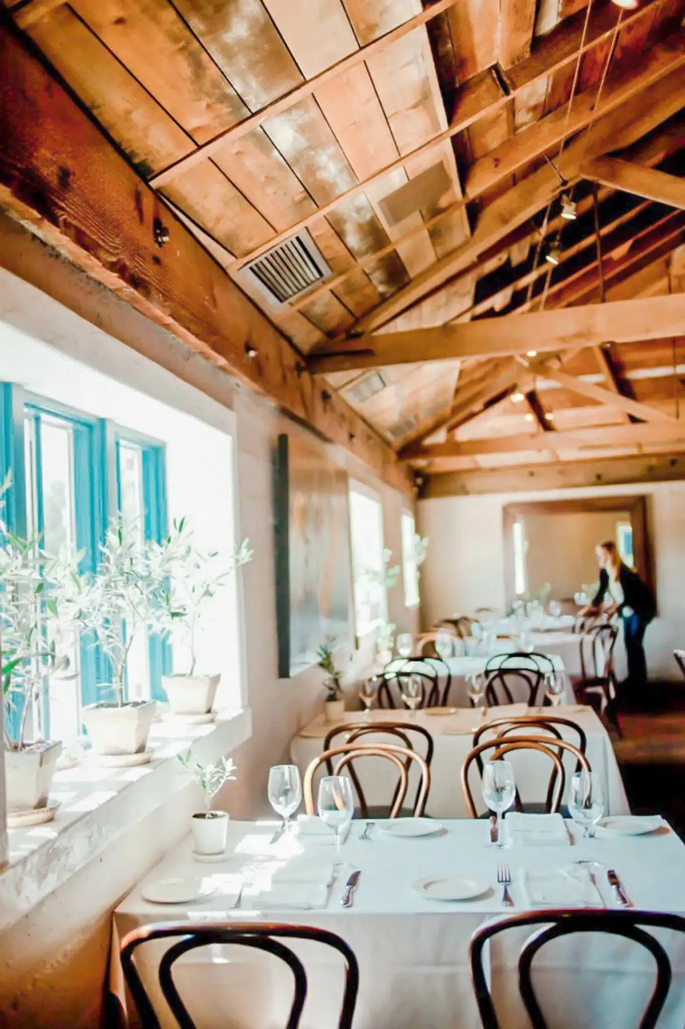 Elegant Napa Valley restaurant dining room for the Wine and Dine dinner experience
